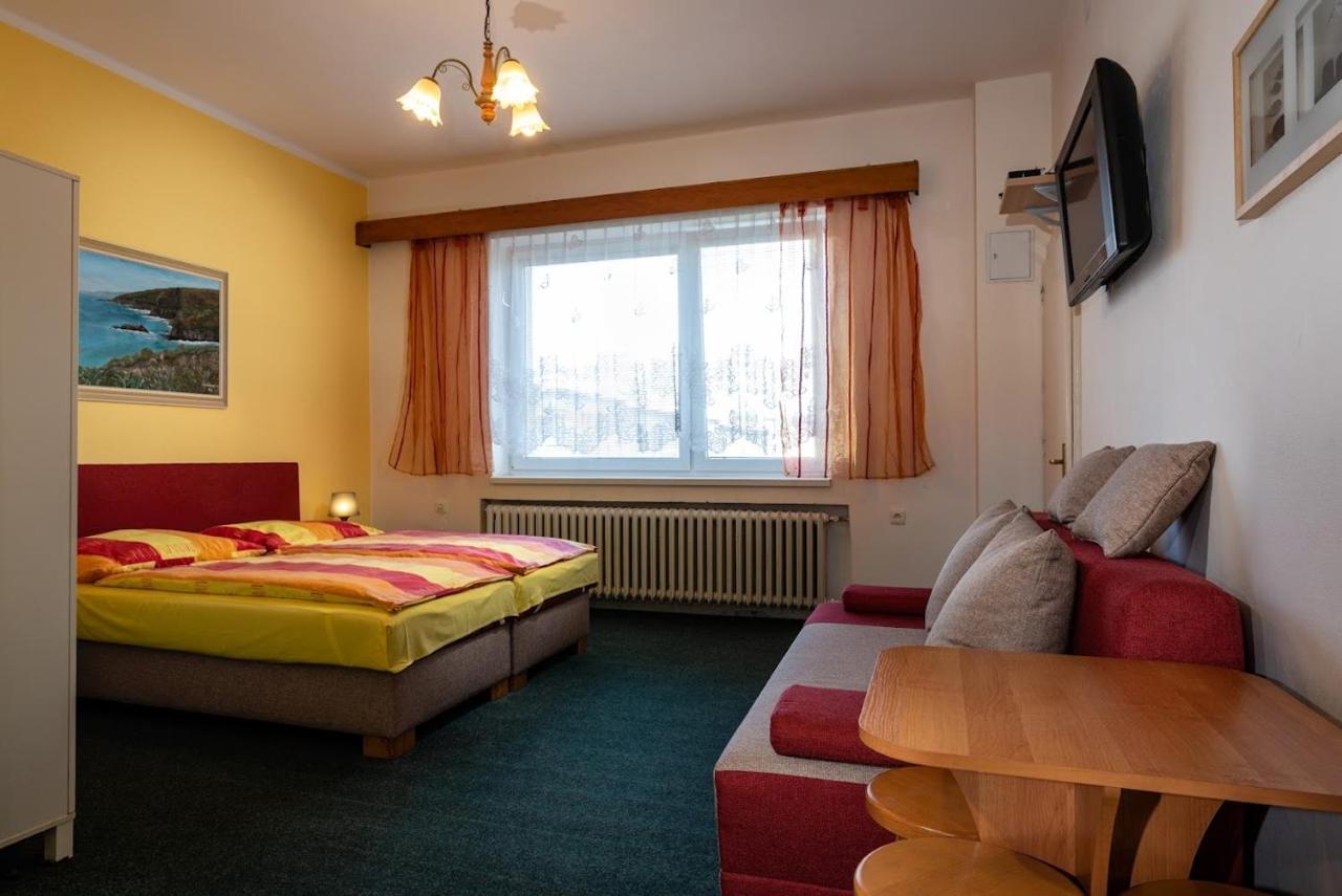 Triple Room with Garden View