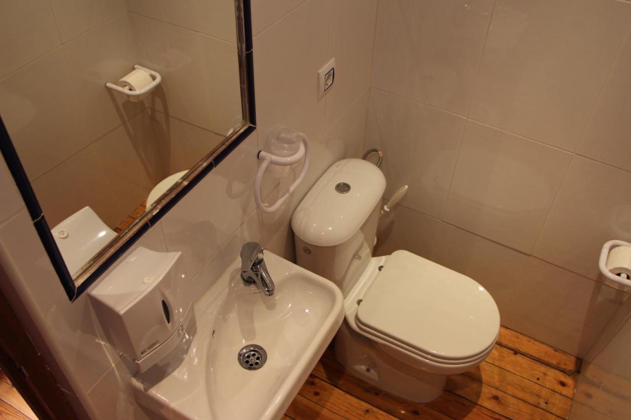 Zweibettzimmer mit eigenem Bad