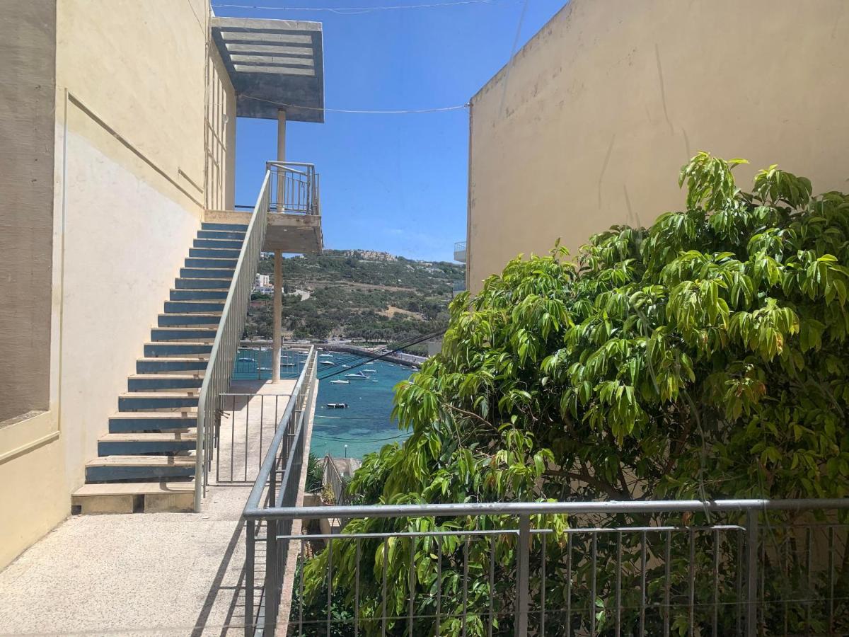 Colorful & Spacious Home with Yard - Close to Xemxija Bay - B&B