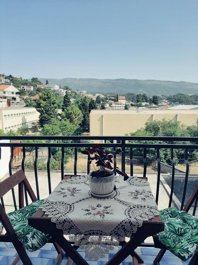 Camera Matrimoniale con Vista Giardino