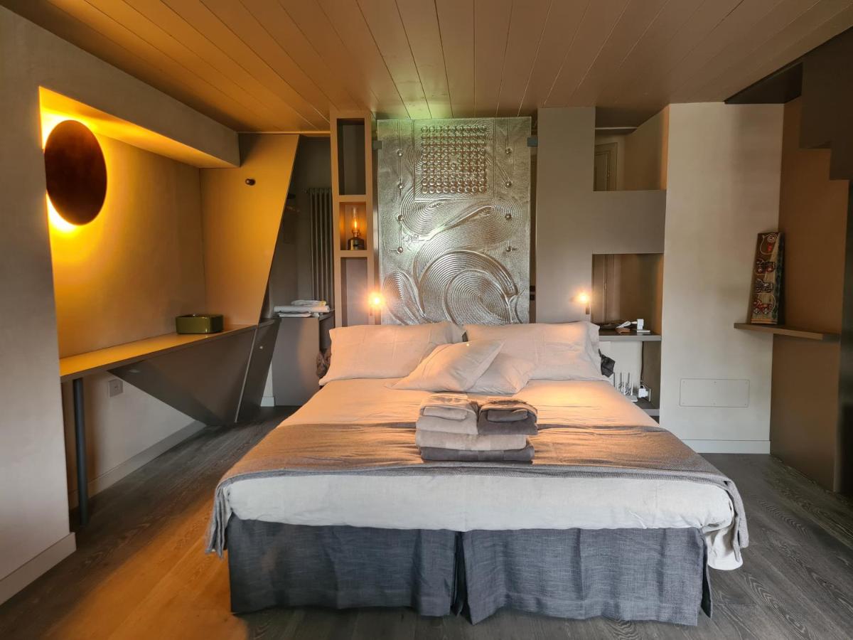 Queen Room with Spa Bath