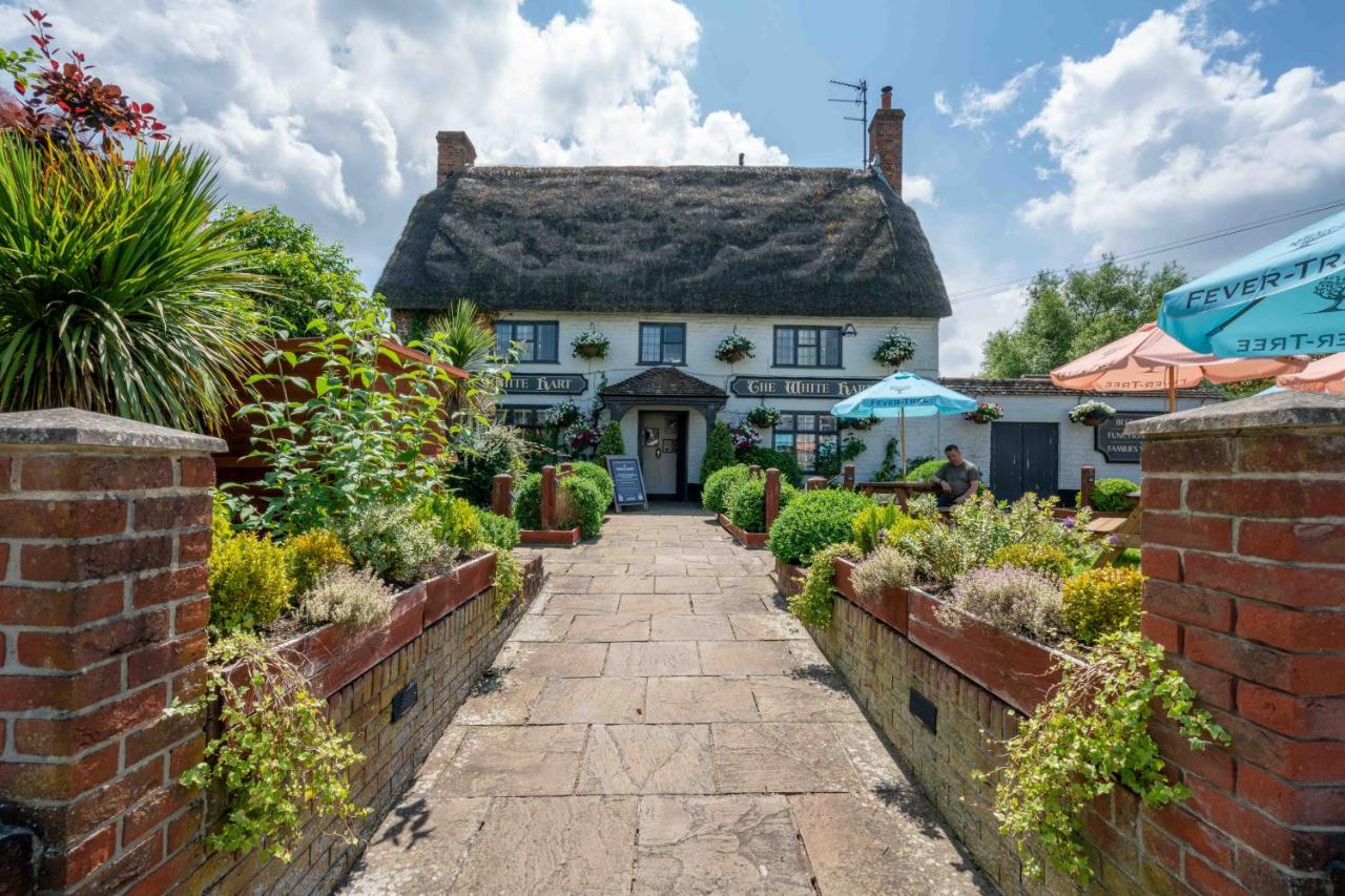 B&B Swindon - The White Hart, Wroughton - Bed and Breakfast Swindon