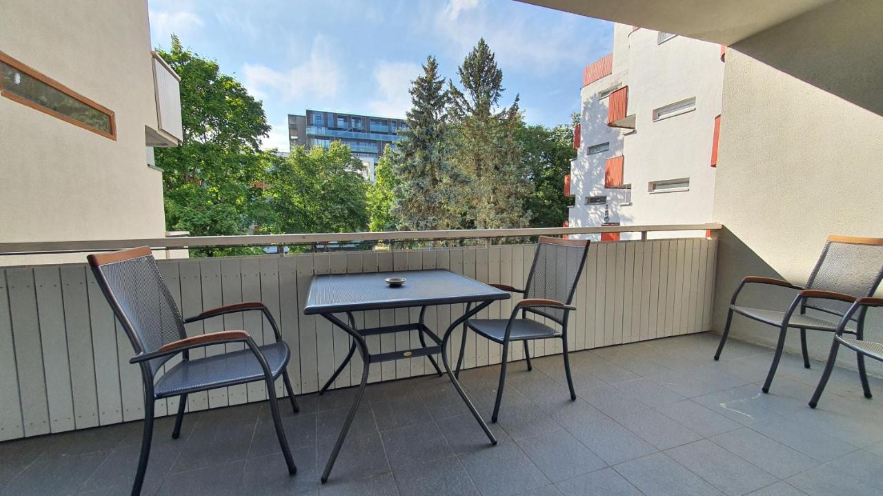 Suite mit Kingsize-Bett und Balkon