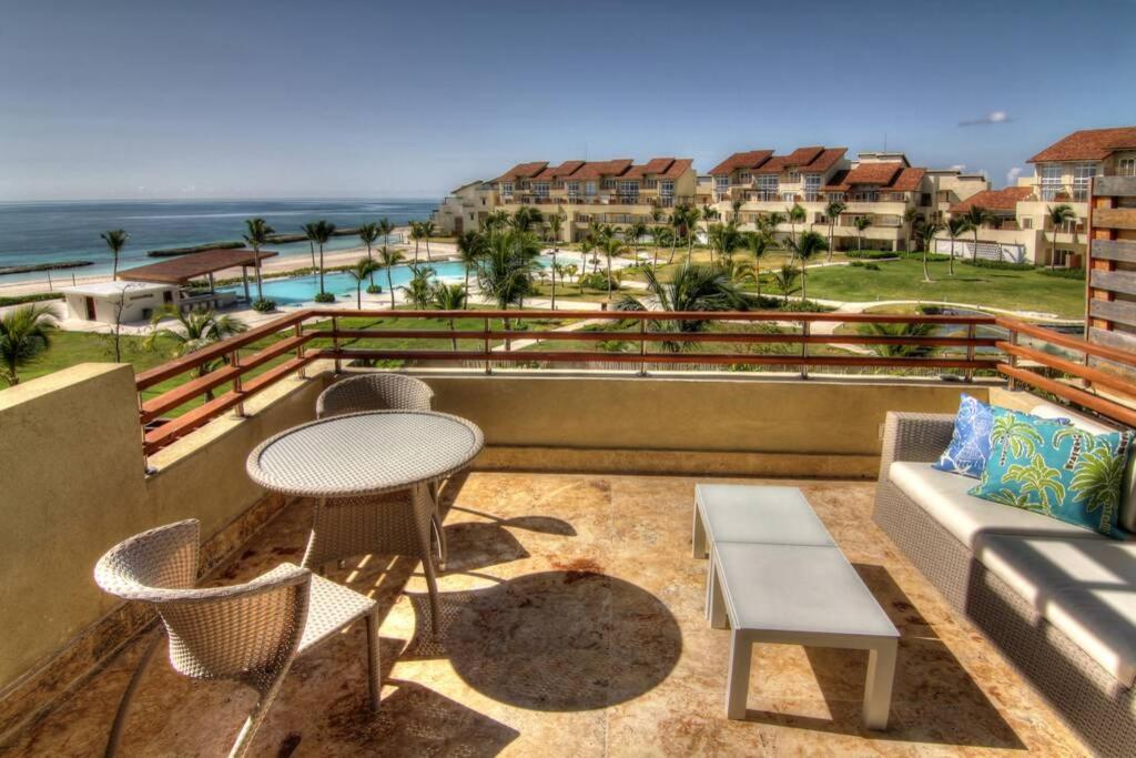 Beachfront Paradise Luxury Penthouse Punta Cana - Bed and Breakfast
