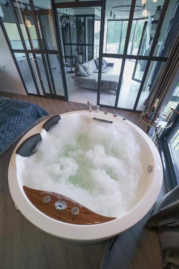 Exclusive Jacuzzi Apartaments Klaipėda - B&B