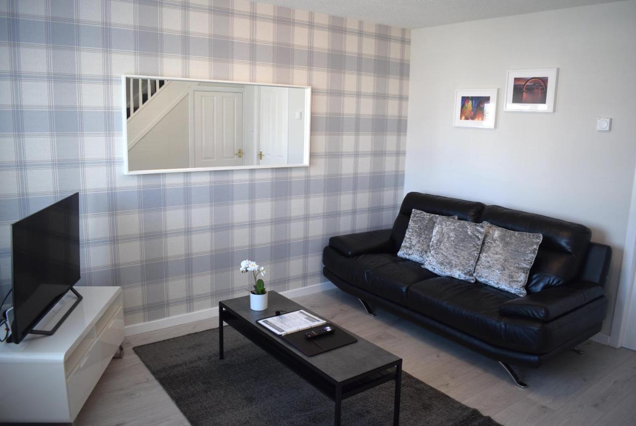 B&B Stenhousemuir - Kelpies Serviced Apartments- Jamieson - Bed and Breakfast Stenhousemuir