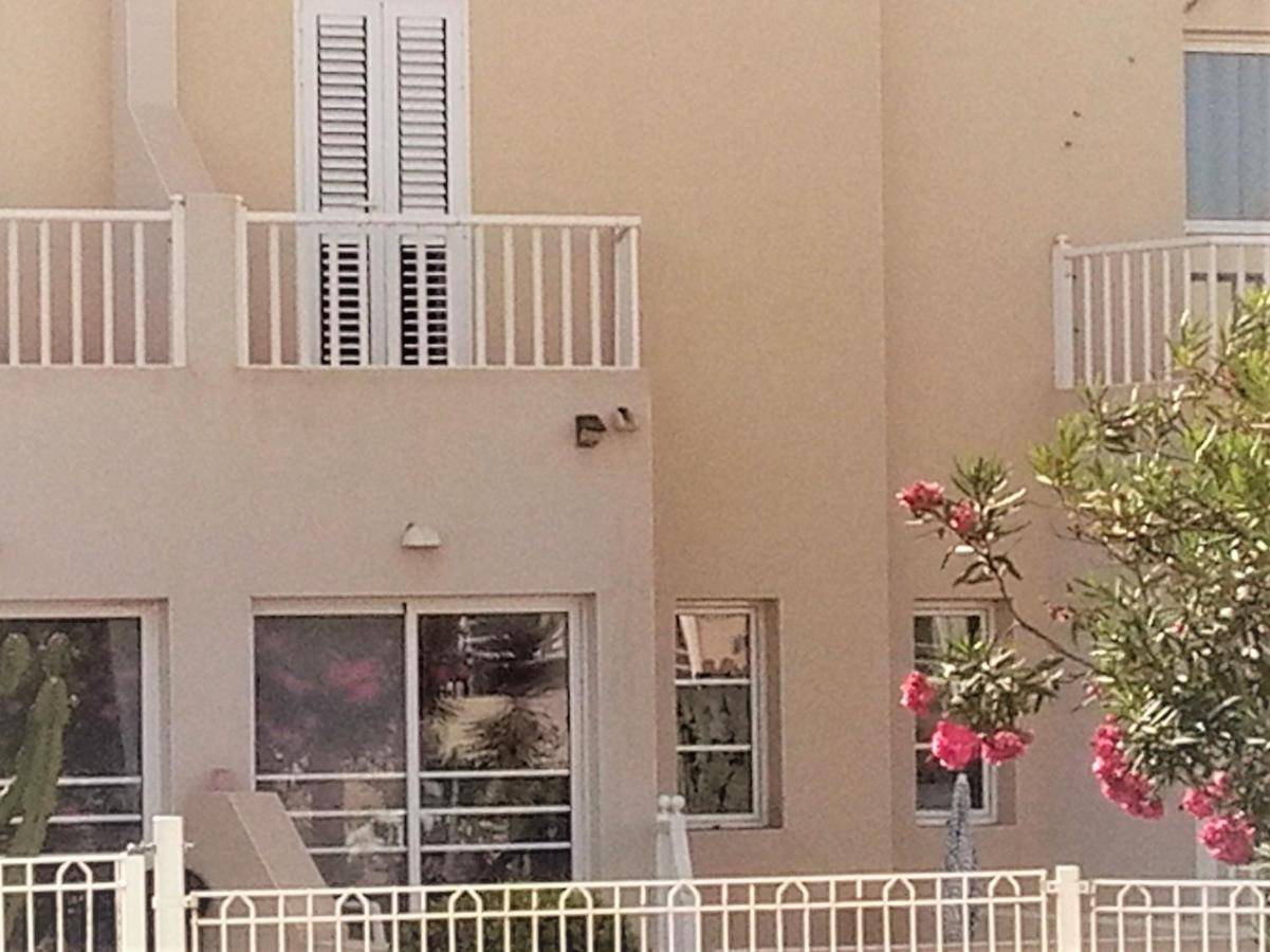 Litha House, 3 Bed Holiday Home set Over 3 Floors 2 Mins From Beach and all Amenities - Bed and Breakfast