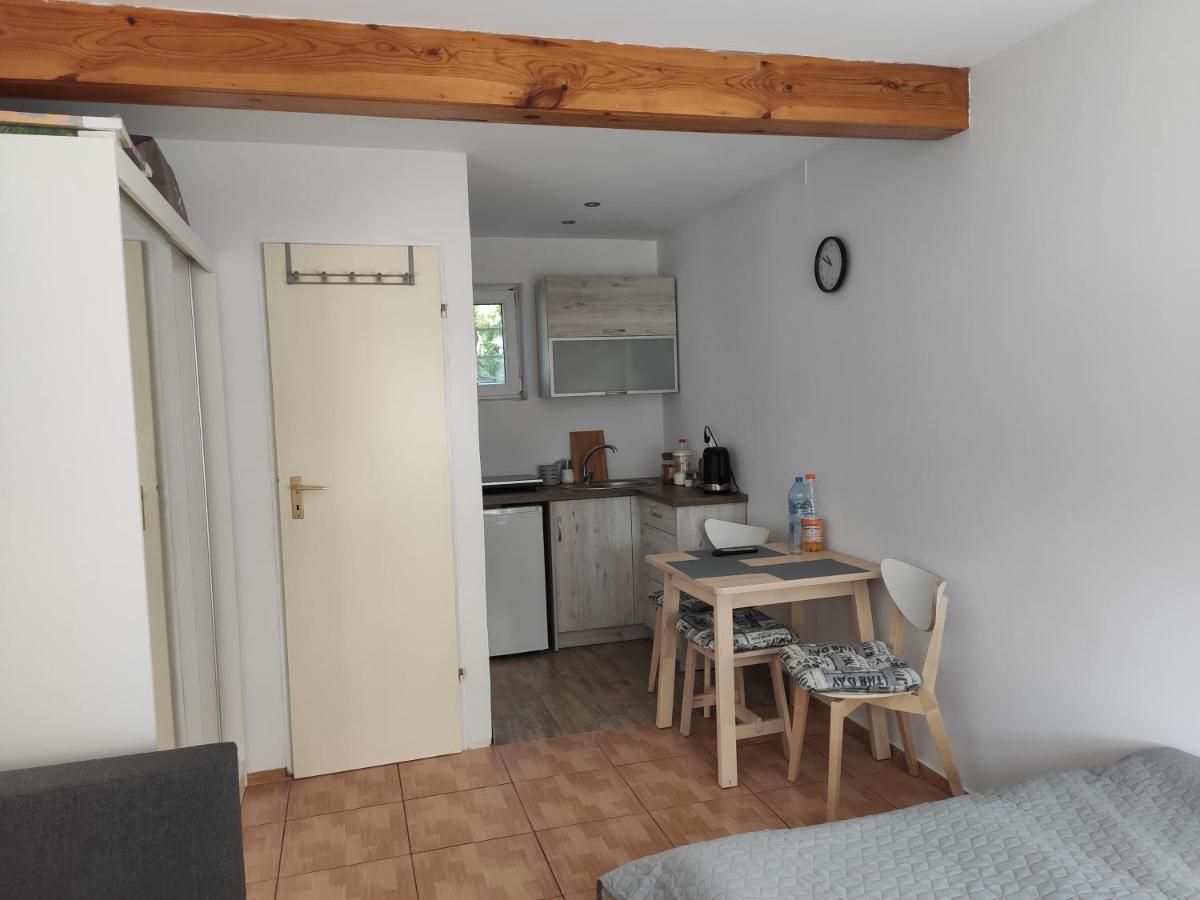 Economy Triple Room