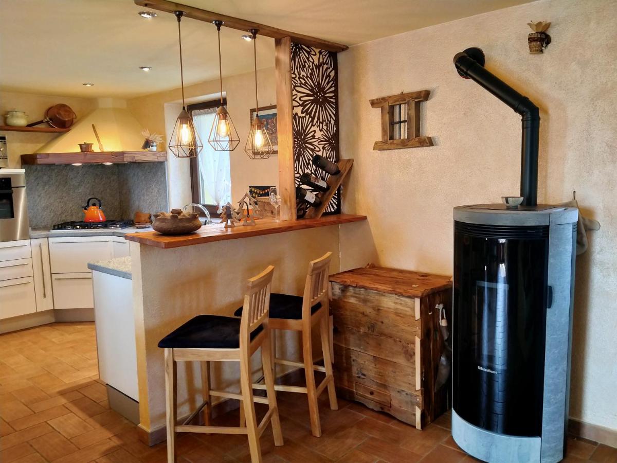 B&B Gignod - L'Atelier du Temps - Tzi Voycas - Bed and Breakfast Gignod