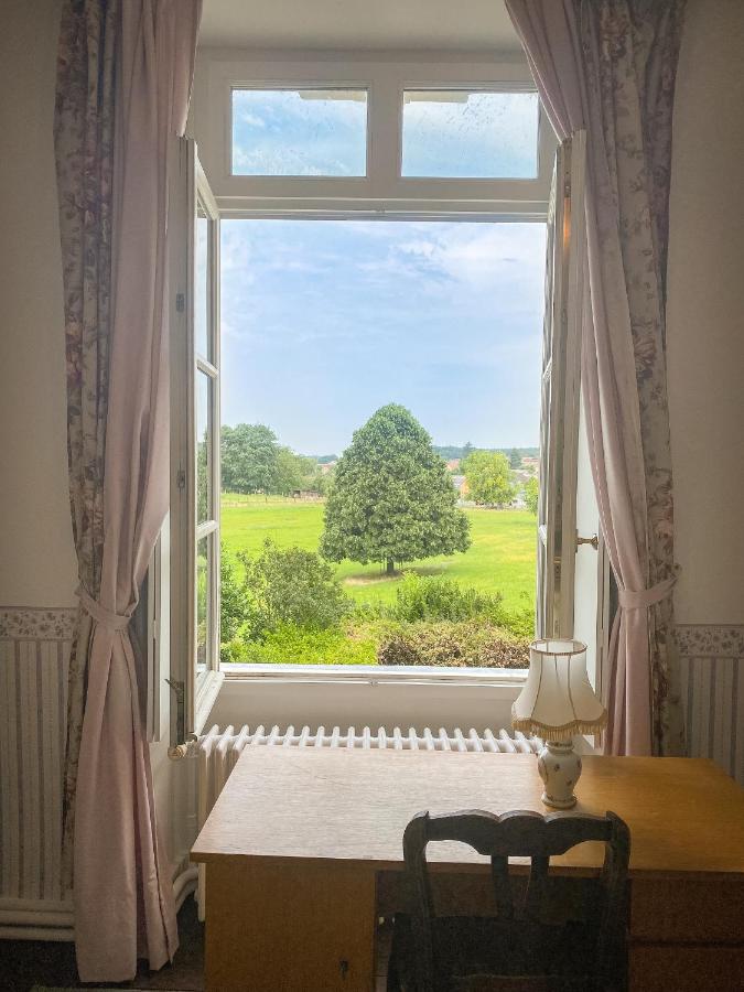 Family Room with Garden View