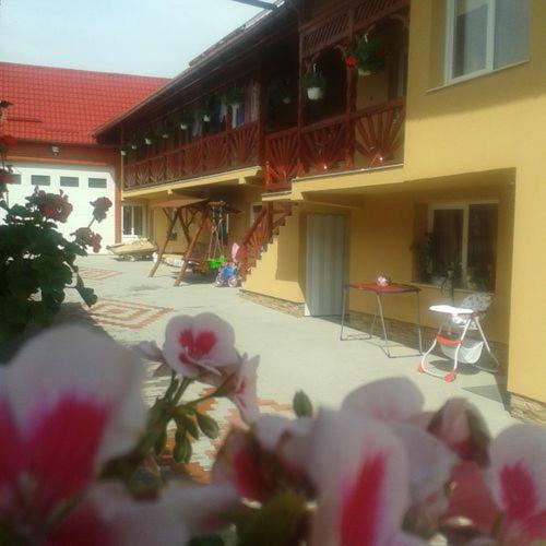 Pensiunea Fábián Vendégház - B&B Corund