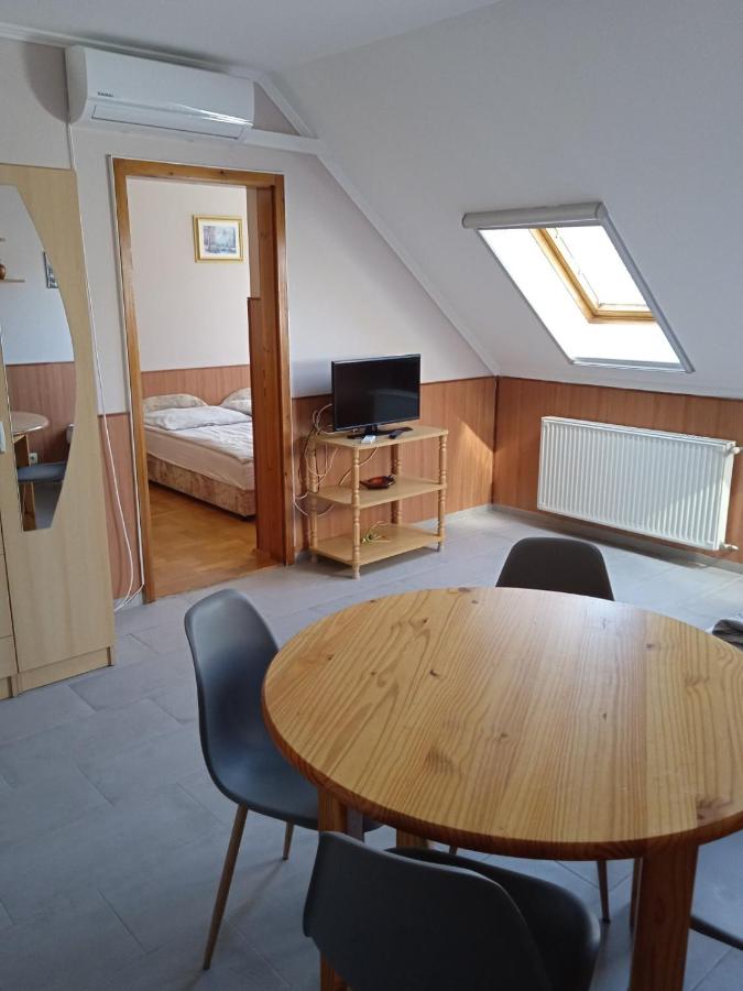 Appartamento con 1 Camera da Letto - Mansarda