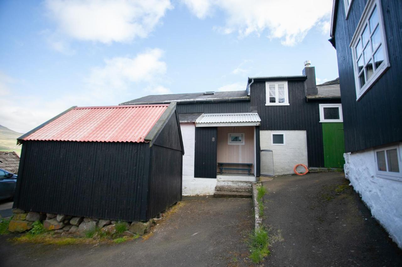 Cozy house in the idyllic village of Haldórsvík - Ferienwohnung Haldórsvík