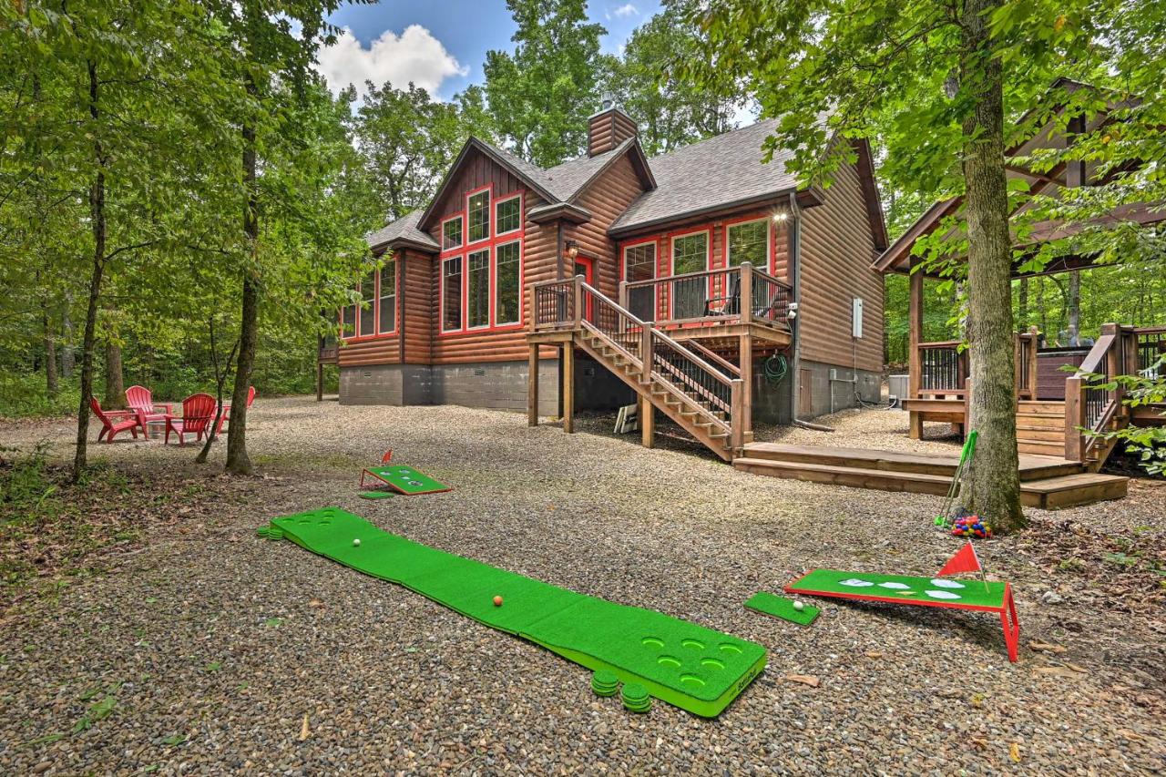 Luxe Broken Bow Cabin Hot Tub about 3 Mi to Hochatown - B&B