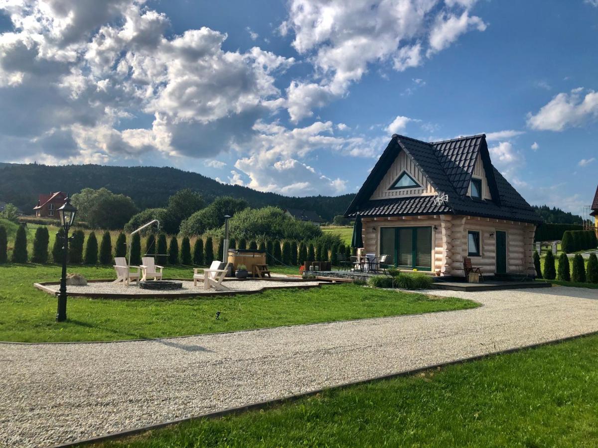 Bystry domek w Beskidach przy szlaku na Babią Górę - B&B