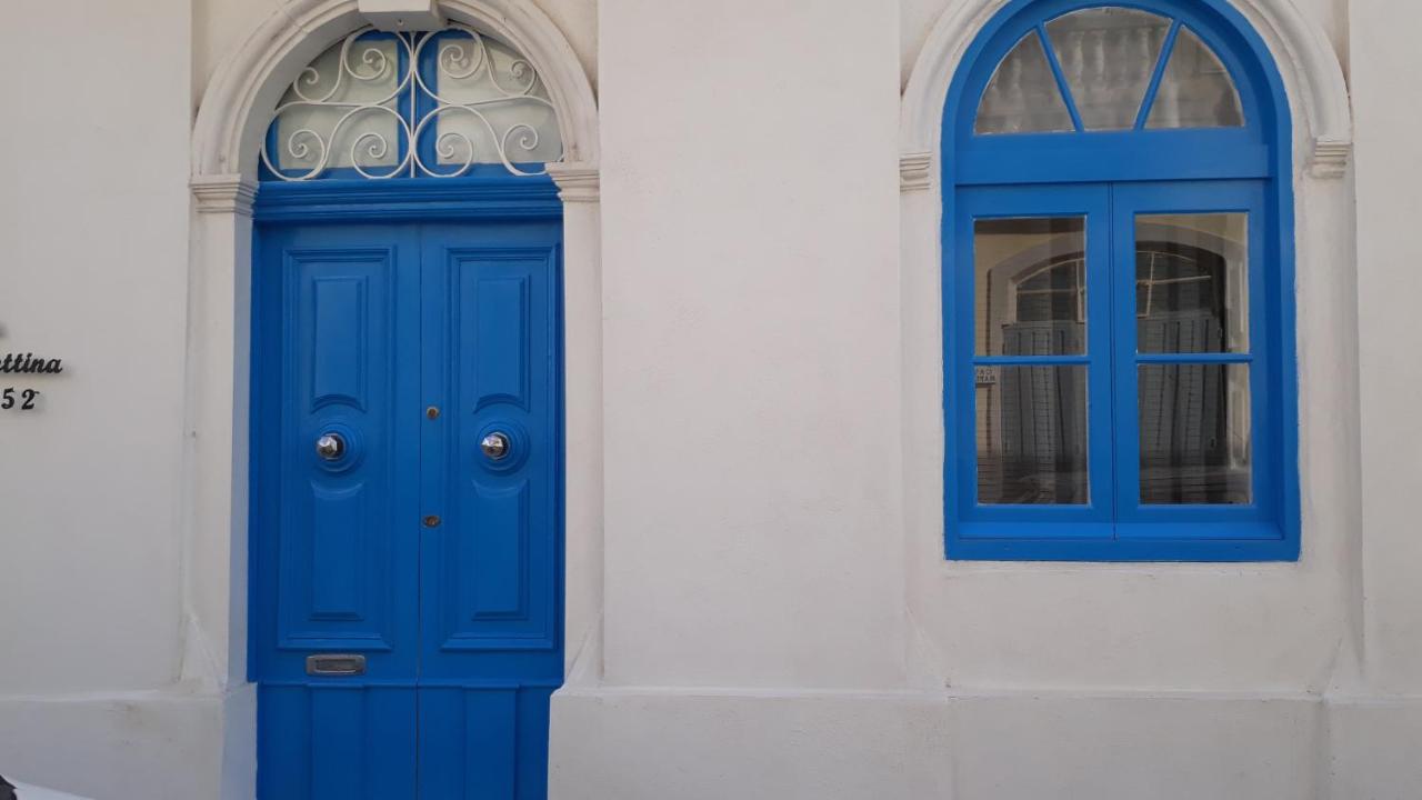 A lovely ground floor apartment, 15 minutes by car from the airport and 2 minutes walk to the beach. - B&B