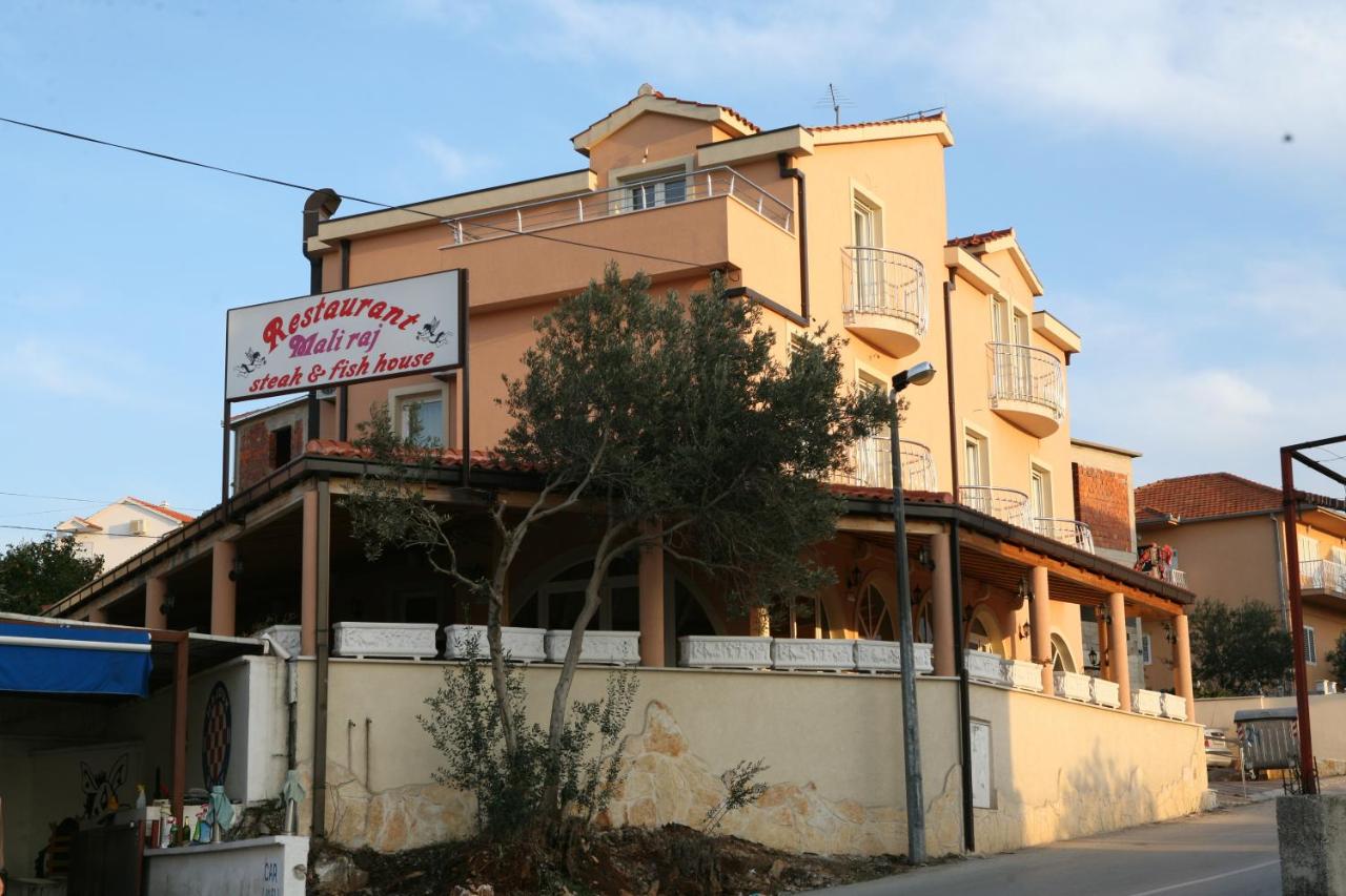Apartments Little Paradise - B&B