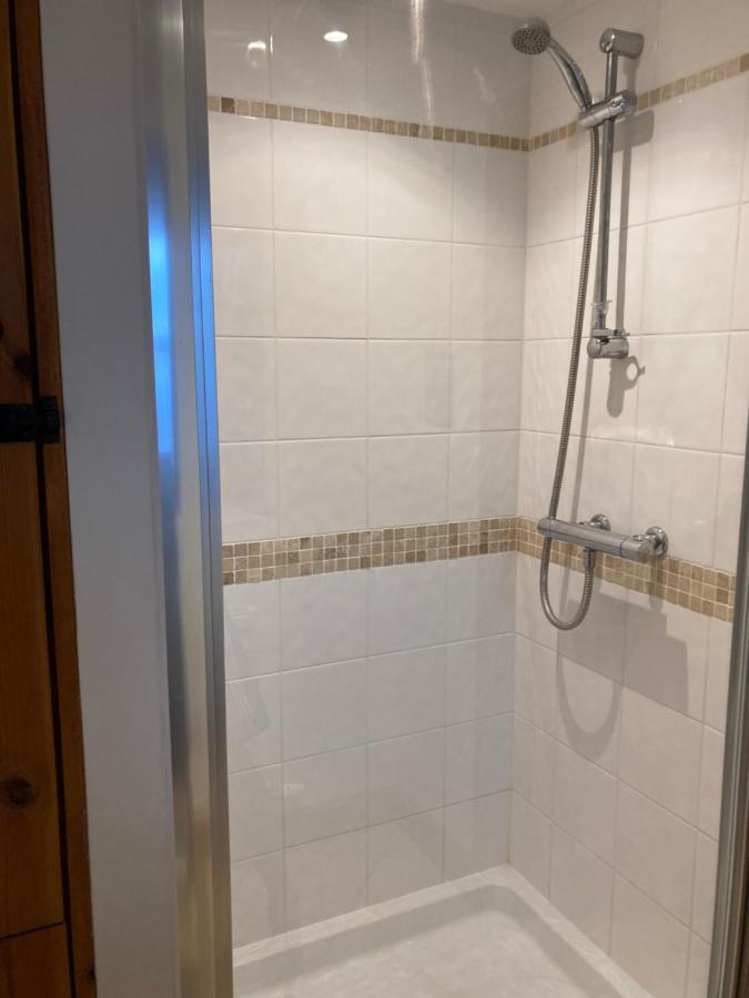 Coed Y Gaer - B&B