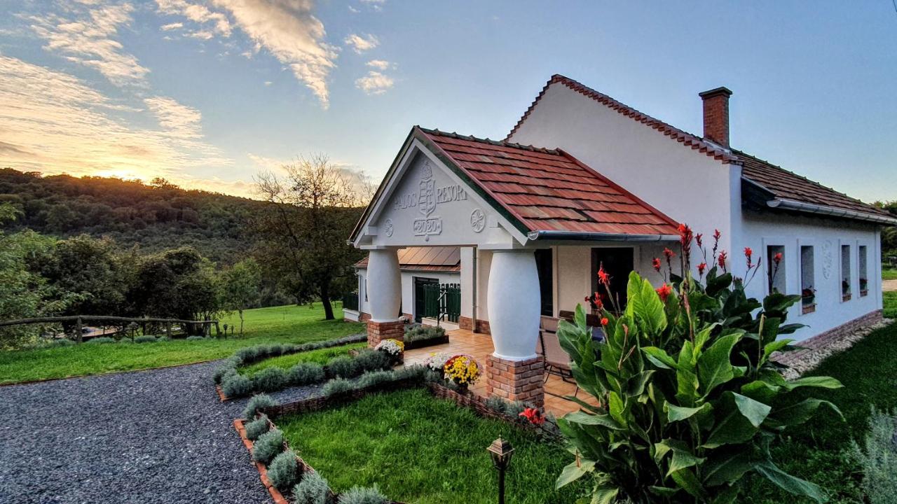 Pálos Resort - B&B