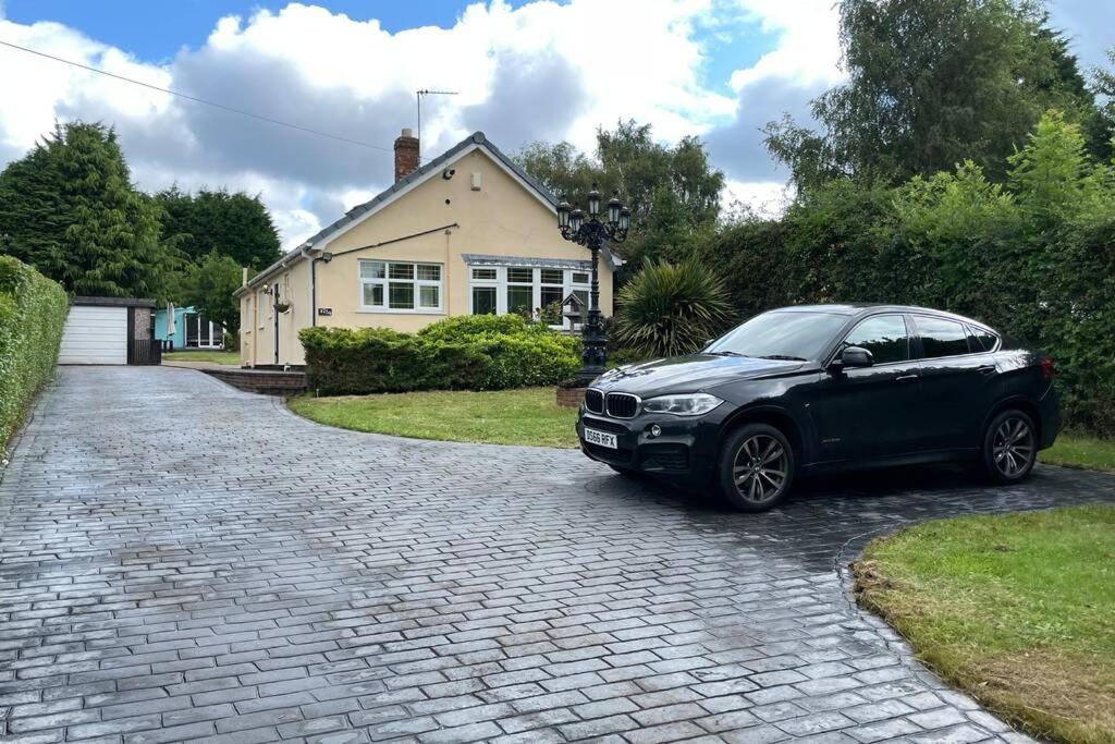 B&B Hednesford - Detached Bungalow II Big Garden II Pet Friendly - Bed and Breakfast Hednesford