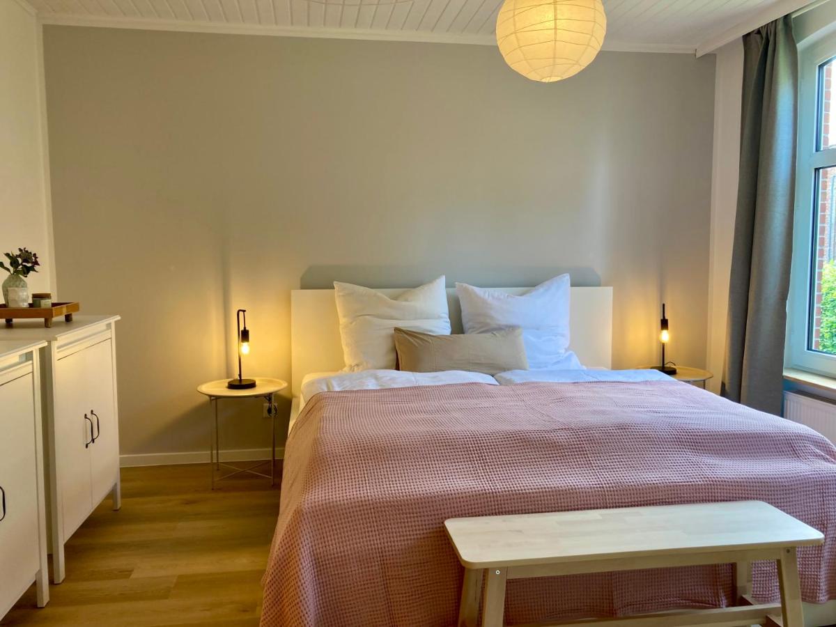 Ferienhaus an der Seefahrtschule - Bed and Breakfast Mittegroßefehn