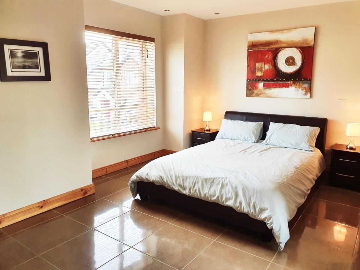 B&B Buncrana - Seaview Apt in Buncrana with balcony - Bed and Breakfast Buncrana