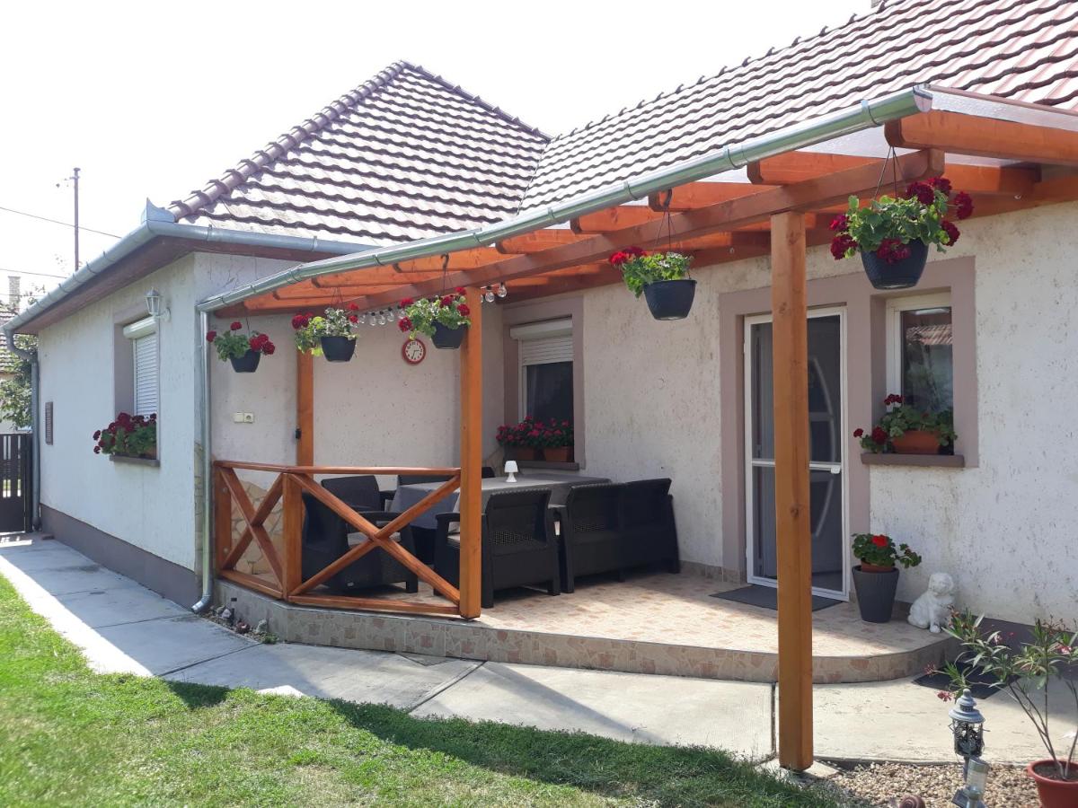 Kaszi vendégház - B&B