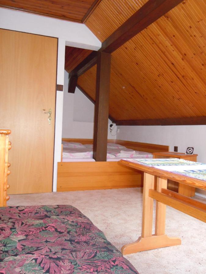 Doppelzimmer mit eigenem externen Bad