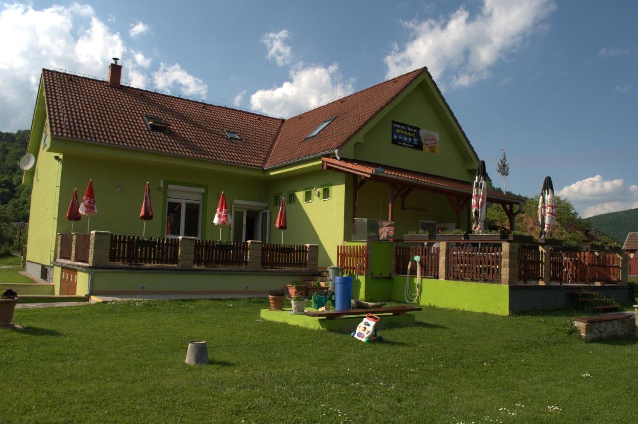 B&B Stará Turá - Ubytovanie Škulec - Bed and Breakfast Stará Turá