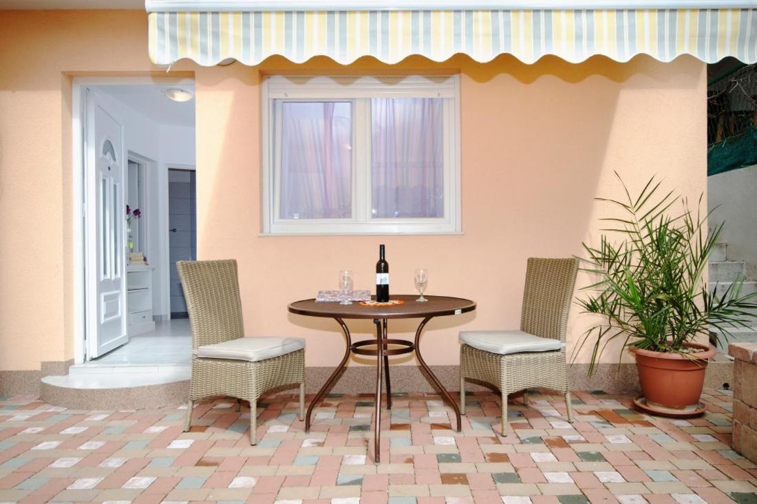 Apartment mit Gartenblick