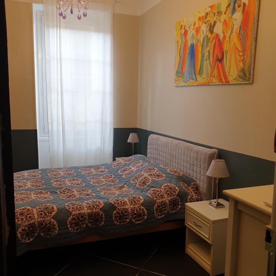 Intra Muros Thiers appart 8 pers 3 ch climatisé Wifi tout équipé parking proche - B&B