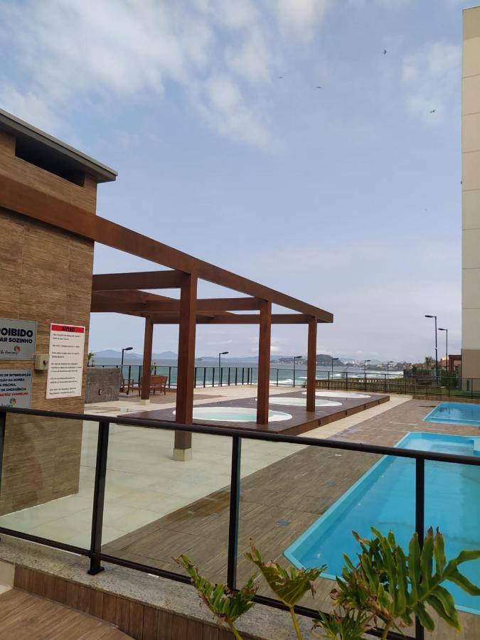 Conforto em Condomínio Frente Mar - Bed and Breakfast Barra Velha