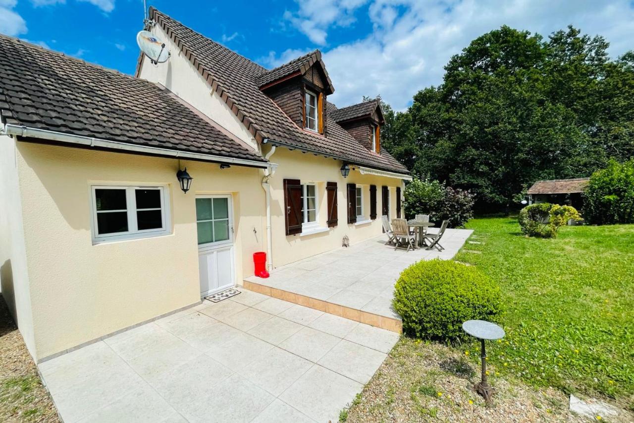 B&B Lussault-sur-Loire - House in a green setting with swimming pool - Bed and Breakfast Lussault-sur-Loire