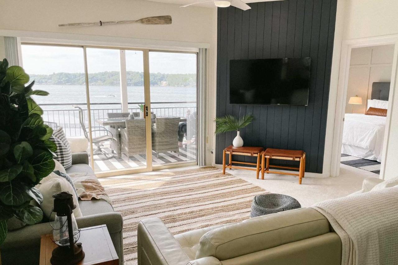 2 Pools, Boat Slip Waterfront Condo in Lake Ozark - B&B