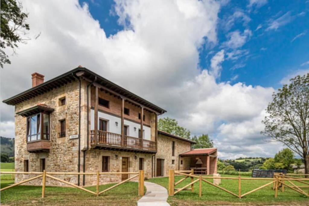 Cantabria Collection - Espectacular villa Cabarceno - B&B Penagos
