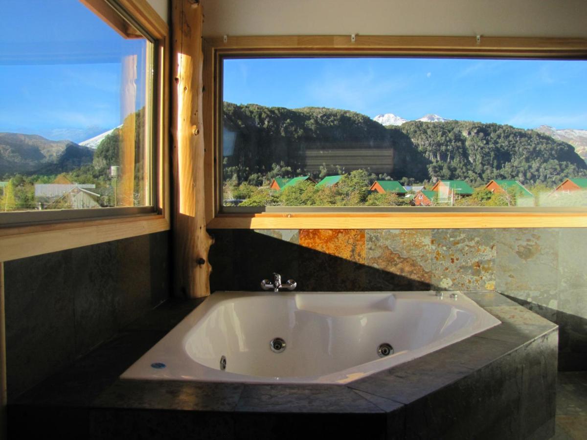 Double Room with Private Bathroom and Jacuzzi