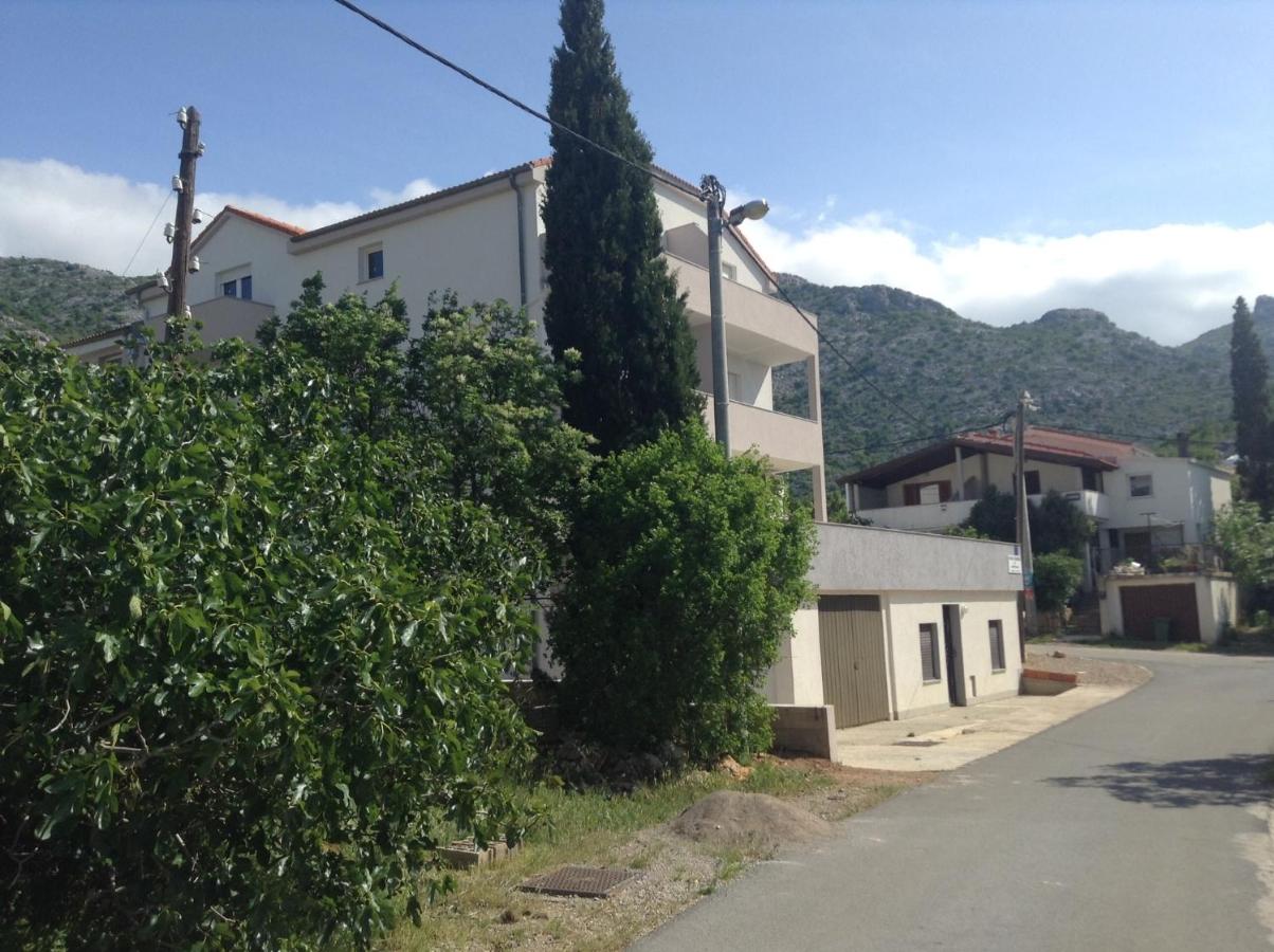 Apartment Vrata Velebita Karlobag - B&B