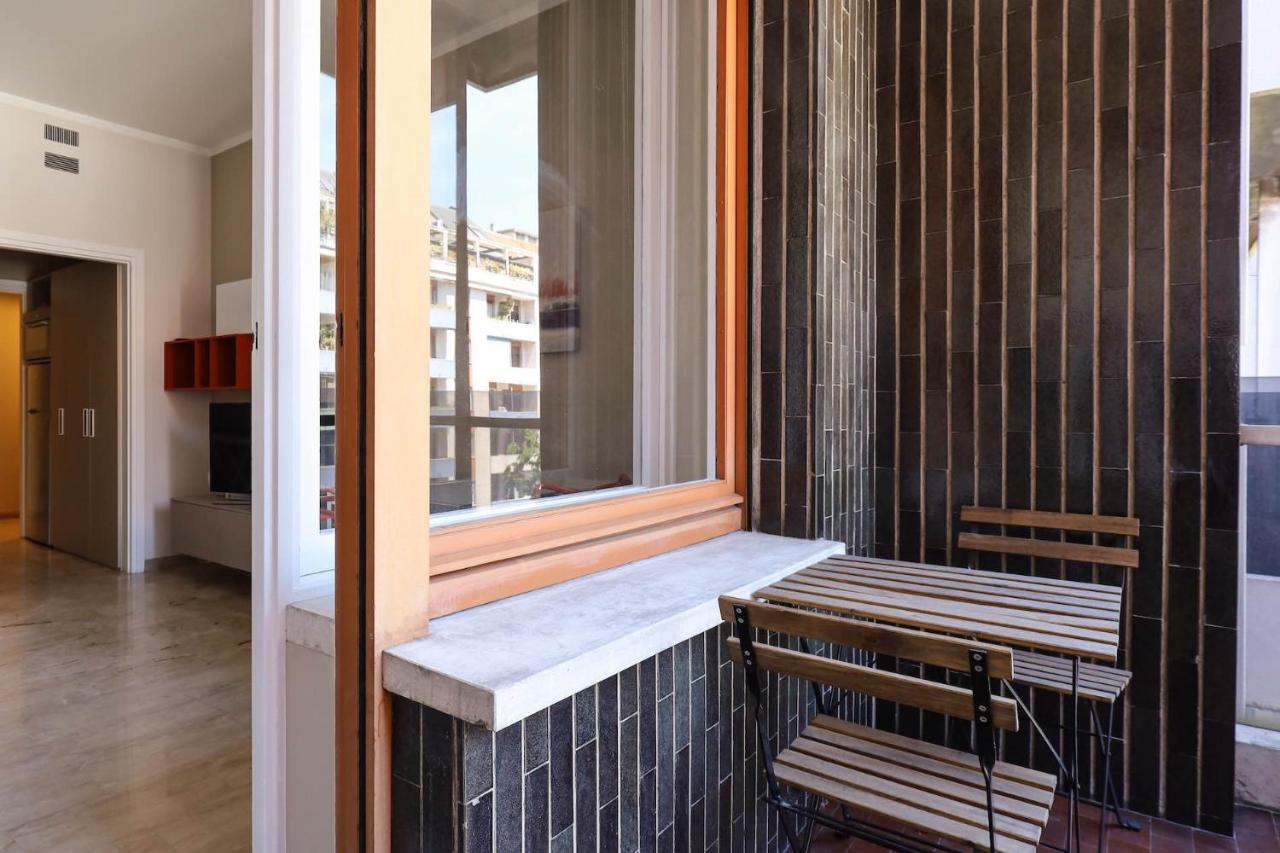 Contempora - Elvezia Park - Studio with balcony - E31 - B&B Milan
