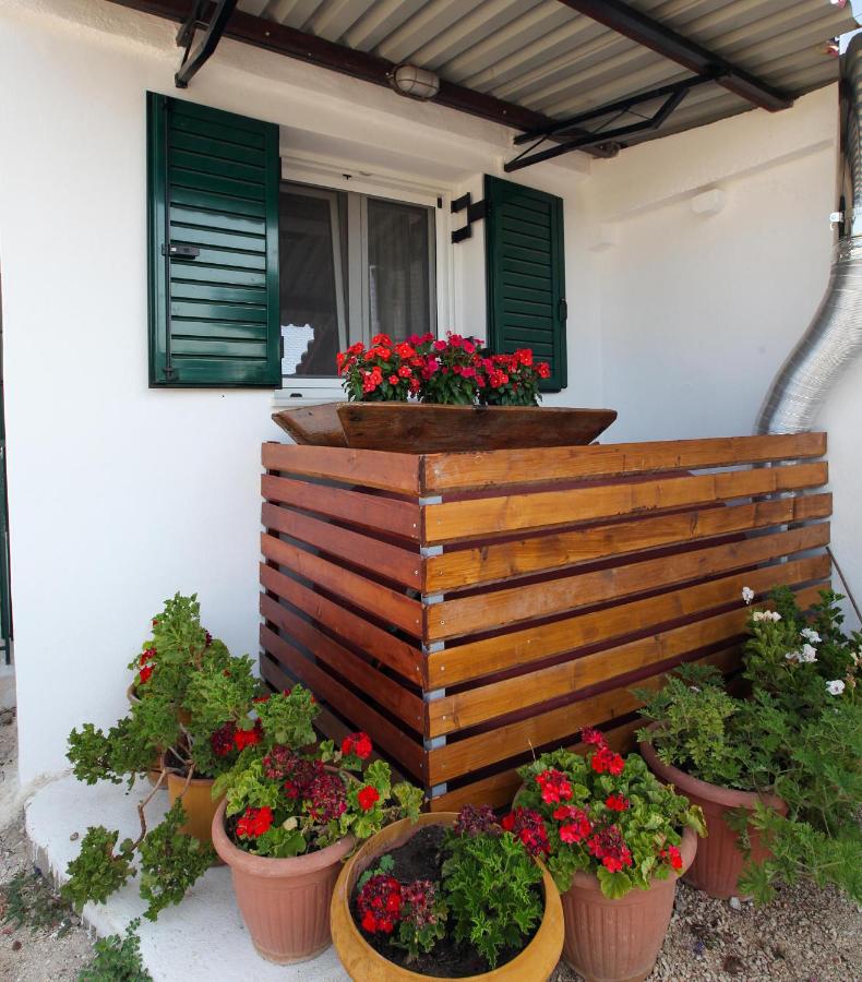 Traditional Guesthouse Asimakis Anifion - Chambres d’hôtes