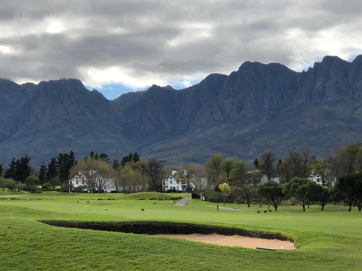 B&B Cape Town - Erinvale Apartment on Erinvale Golf and Country Estate, Somerset West, Westkaap - Bed and Breakfast Cape Town