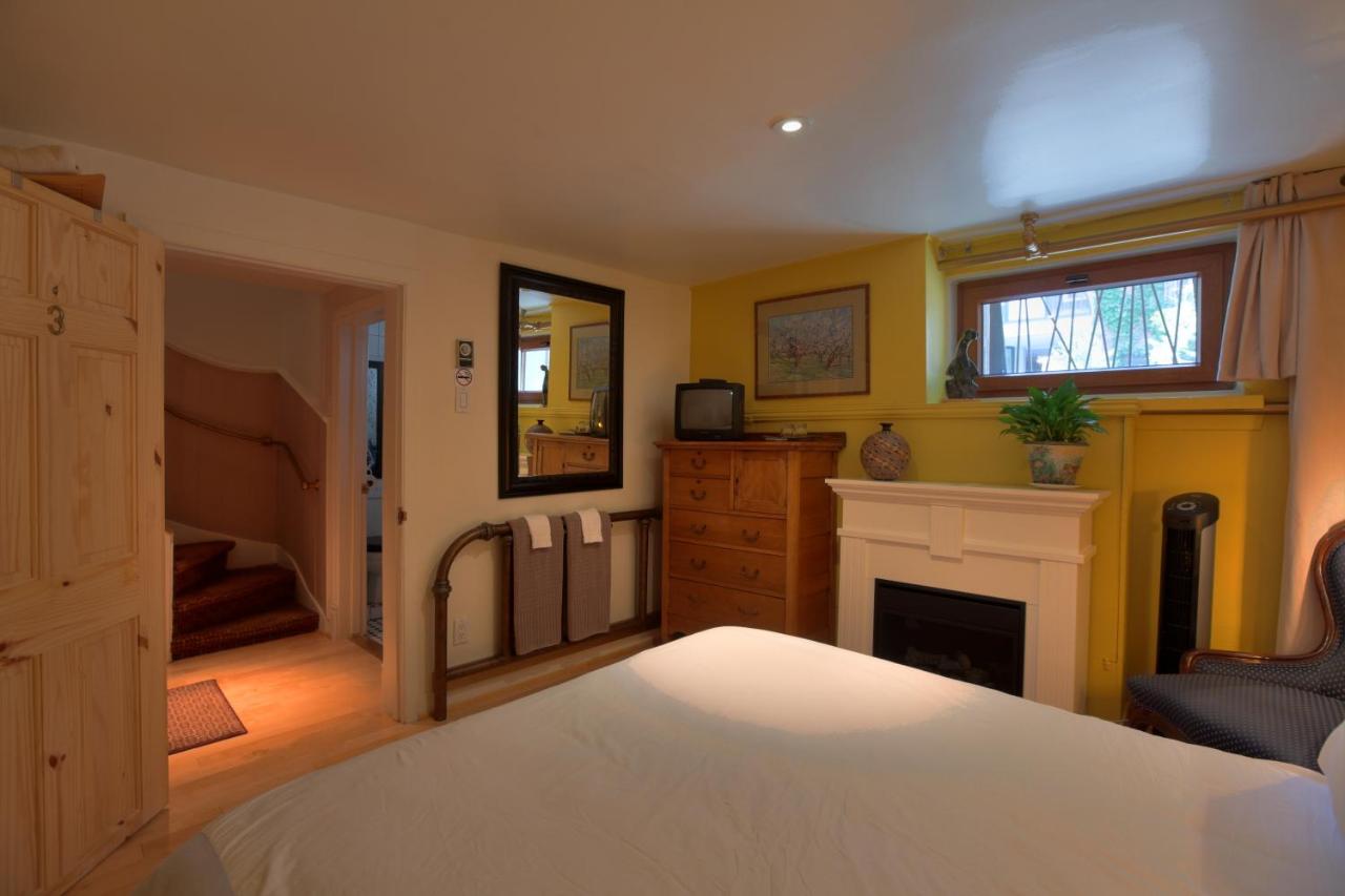 Queen Room with Shared Bathroom