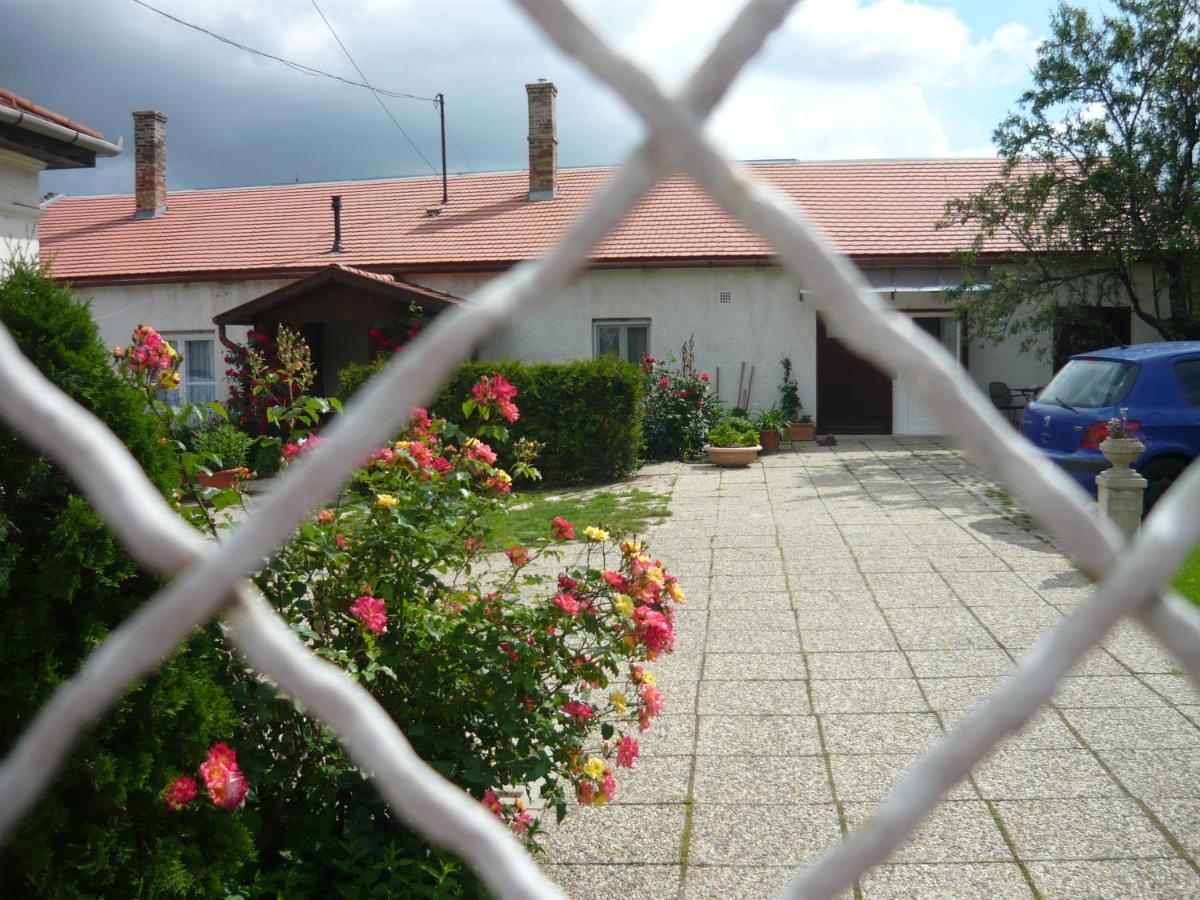 Mandula ház - Ferienwohnung Wesprim