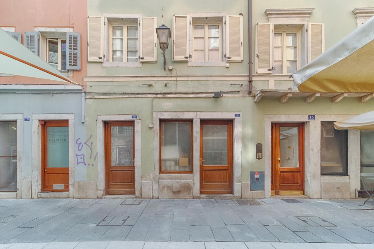 Il Rifugio del Principe-ampio monolocale in centro - B&B Trieste