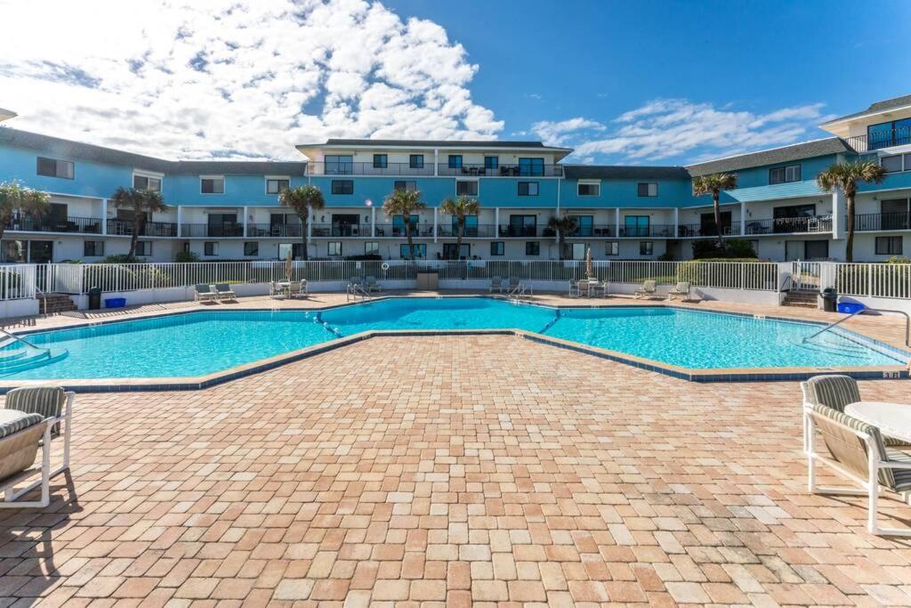 B&B Flagler Beach - Lovely 2 Bedroom Beachfront Condo - Bed and Breakfast Flagler Beach