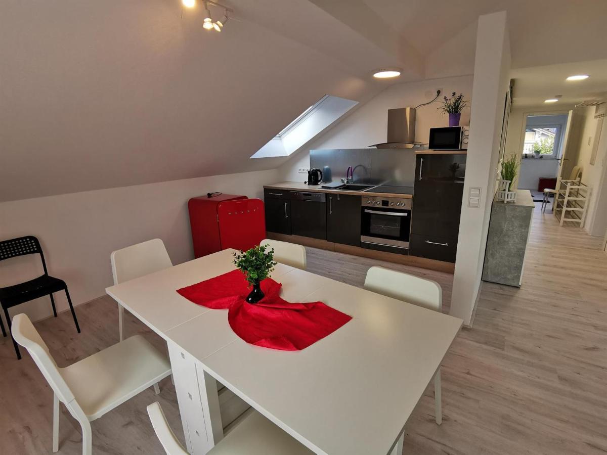 Appartamento con 2 Camere da Letto e Bagno