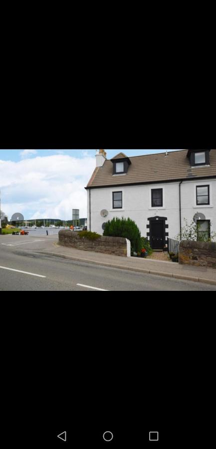 Great Glen Way Canal Side Apartment - Chambres d’hôtes