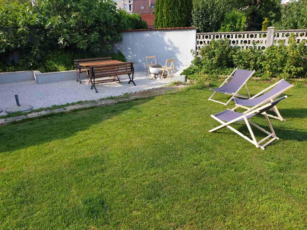 B&B Ljubljana - Huge BBQ Garden 2, Spacious Flat, AC, Free Parking 2 - Bed and Breakfast Ljubljana