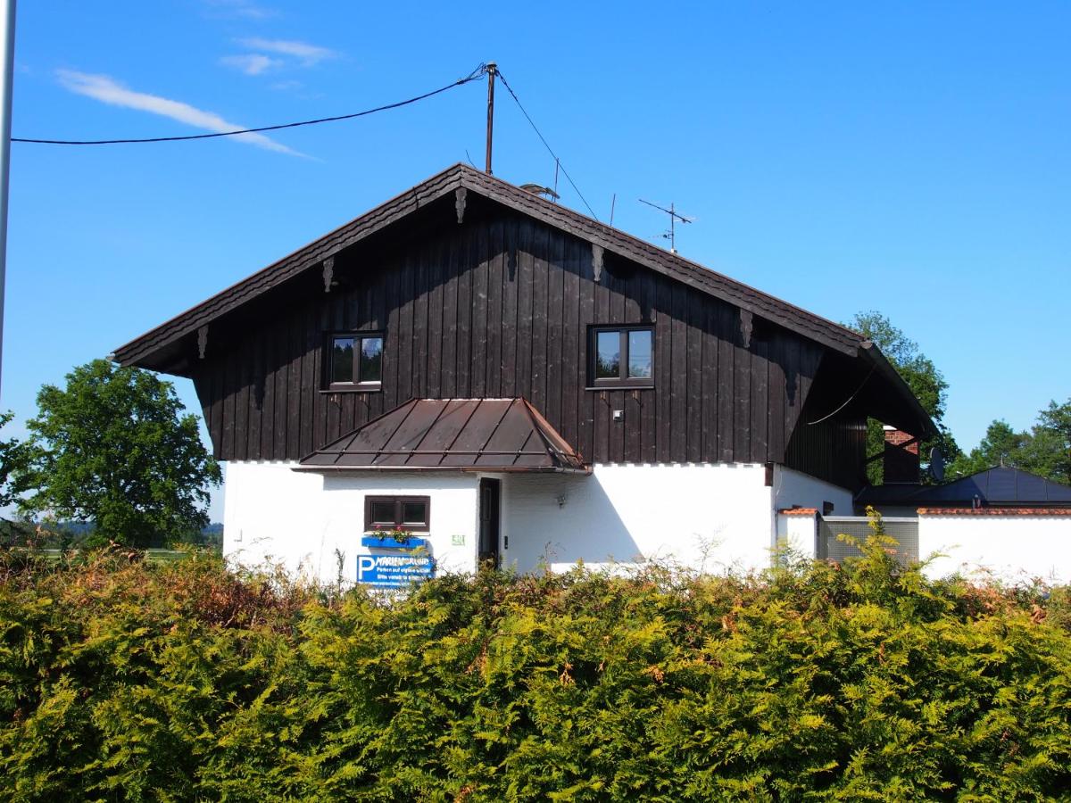 B&B Bernau am Chiemsee - Ferienhaus Mariengrund - Bed and Breakfast Bernau am Chiemsee