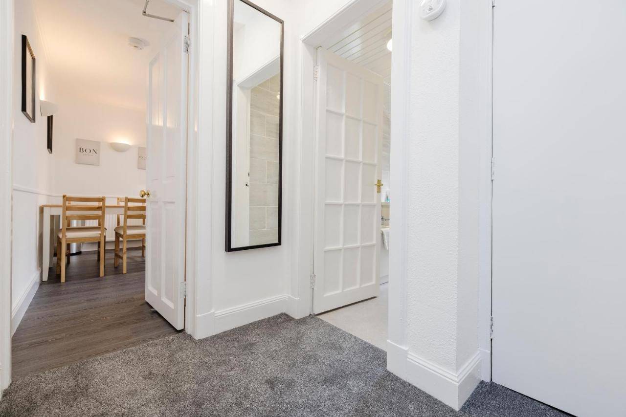 JOIVY Beautiful Mews Home near Princes Street - Ferienwohnung