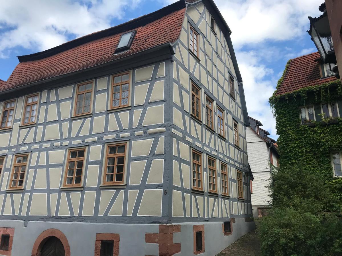 B&B Michelstadt - Ferienwohnung Rathausblick - Bed and Breakfast Michelstadt